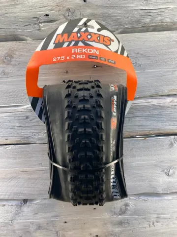 Brugt Maxxis Rekon Tyres & Tubes