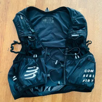 Używany Compressport Ultrun Evo 10 Pack bike