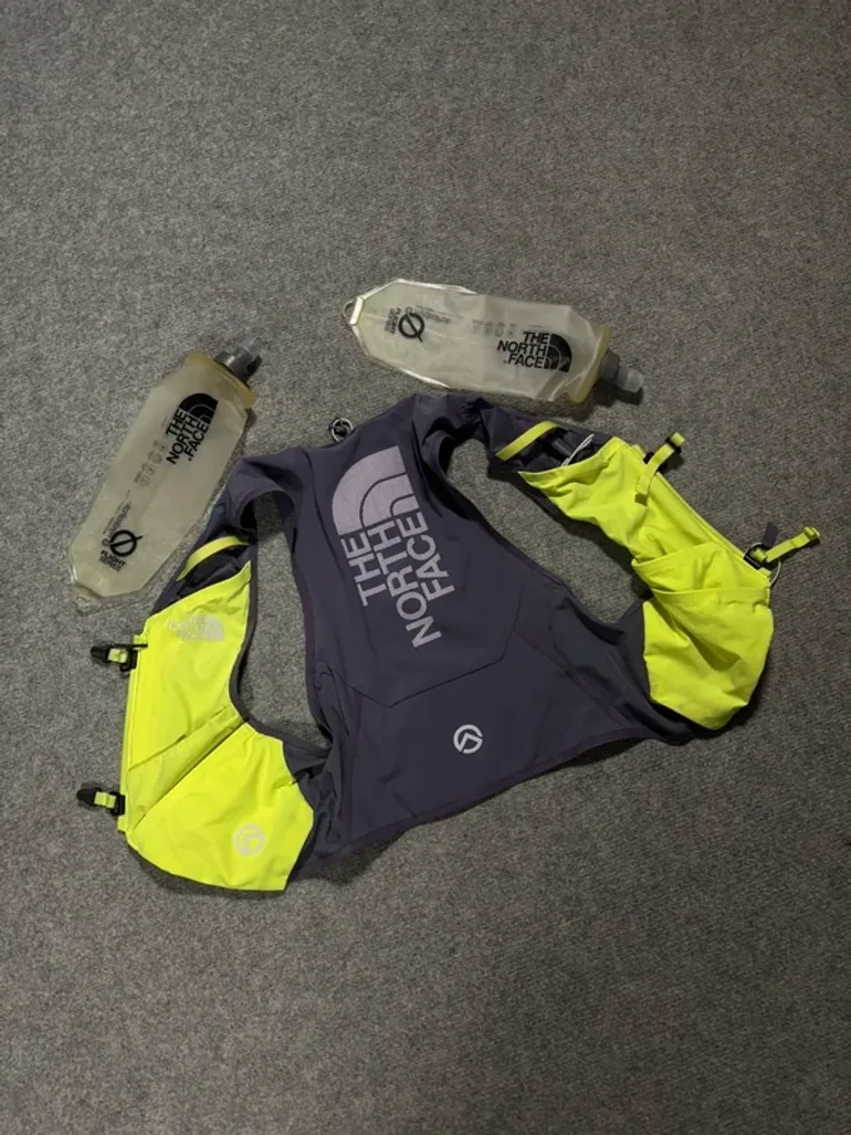 Używany The North Face Summit Run Race Day Vest 8 bike — zdjęcie 1 z 15
