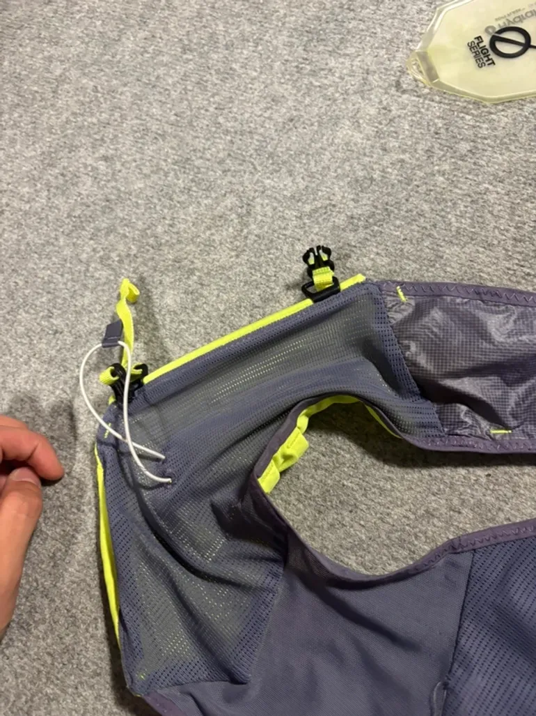 Używany The North Face Summit Run Race Day Vest 8 bike — zdjęcie 6 z 15