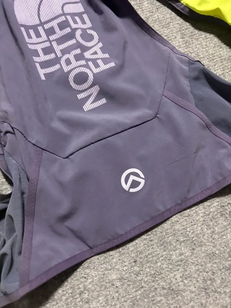 Używany The North Face Summit Run Race Day Vest 8 bike — zdjęcie 3 z 15
