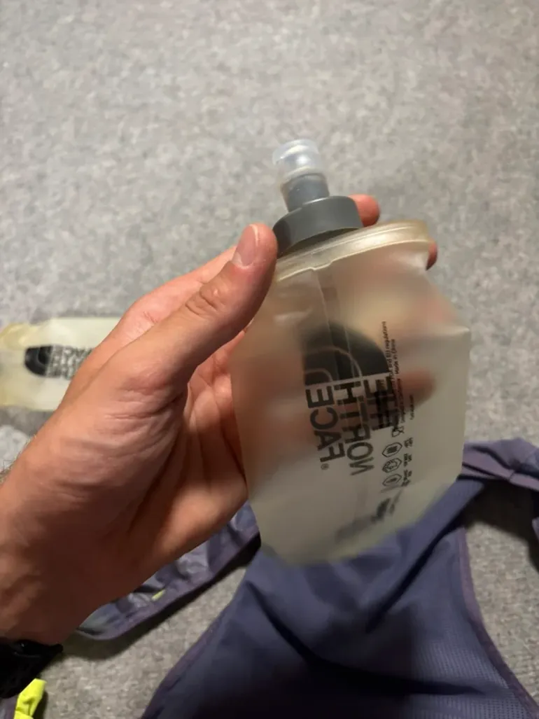 Używany The North Face Summit Run Race Day Vest 8 bike — zdjęcie 15 z 15