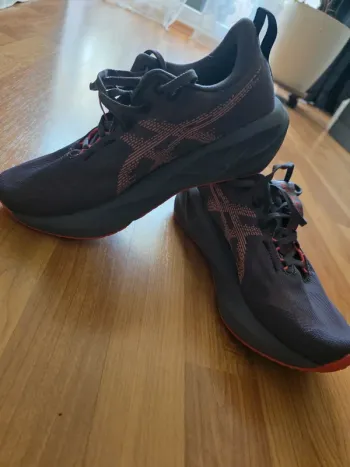 Gebrauchtes Asics Novablast 5 bike