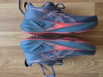 Gebrauchtes Asics Novablast 5 bike — Bild 5 von 6