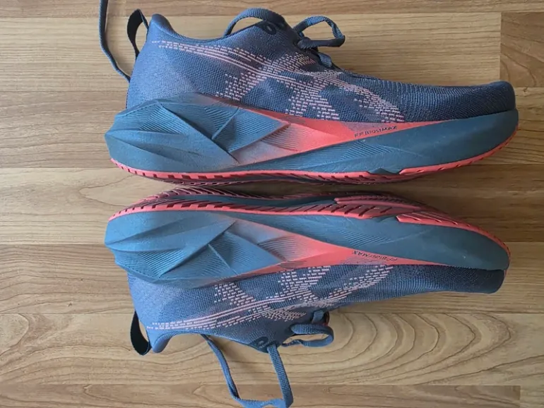 Gebrauchtes Asics Novablast 5 bike — Bild 5 von 6
