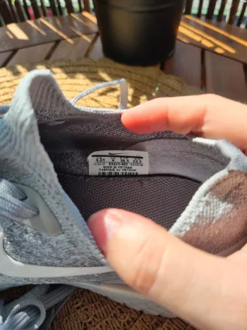Used Nike Epic React Flyknit bike — image 6 of 6