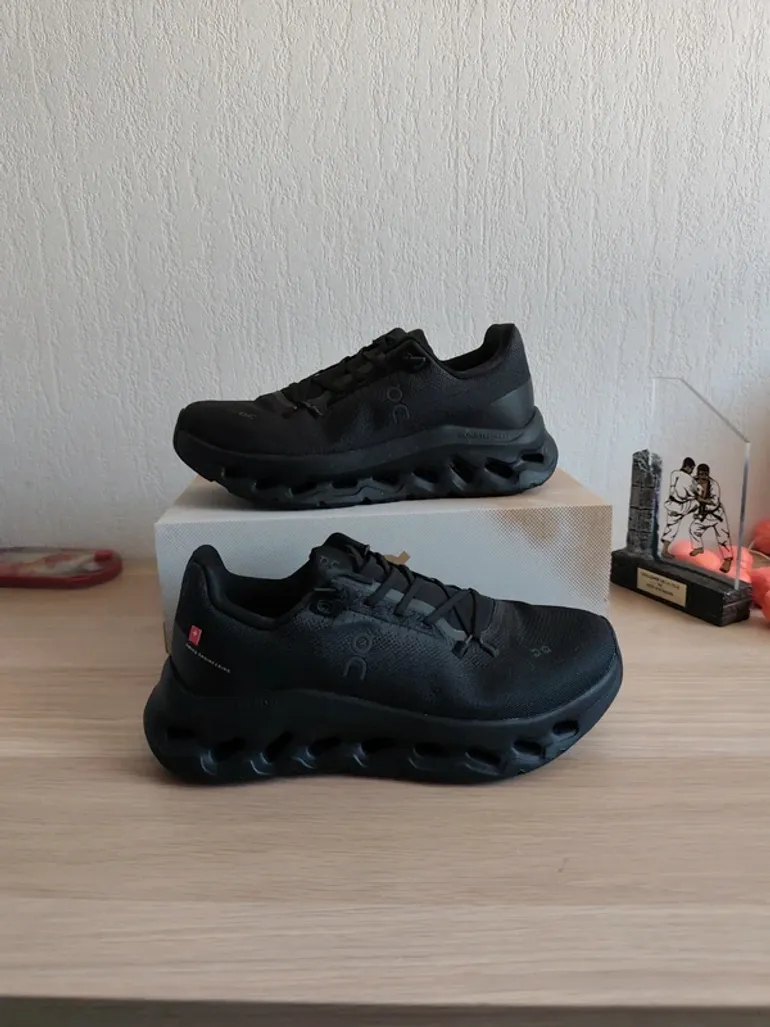 Gebrauchtes Premium On Cloud bike — Bild 1 von 4