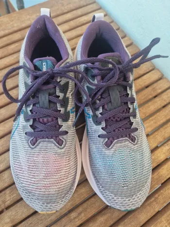 Gebrauchtes Asics Novablast 2 LE bike — Bild 2 von 5