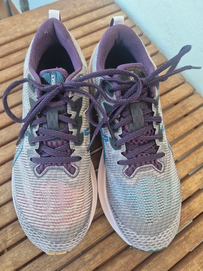 Gebrauchtes Asics Novablast 2 LE bike — Bild 2 von 5