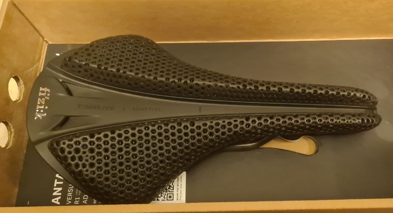 Used Fizik Antares Versus Evo R1 Adaptive Saddles & Seatposts