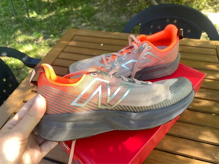 Used New Balance Trailrunning Schuhe Damen bike — image 3 of 5