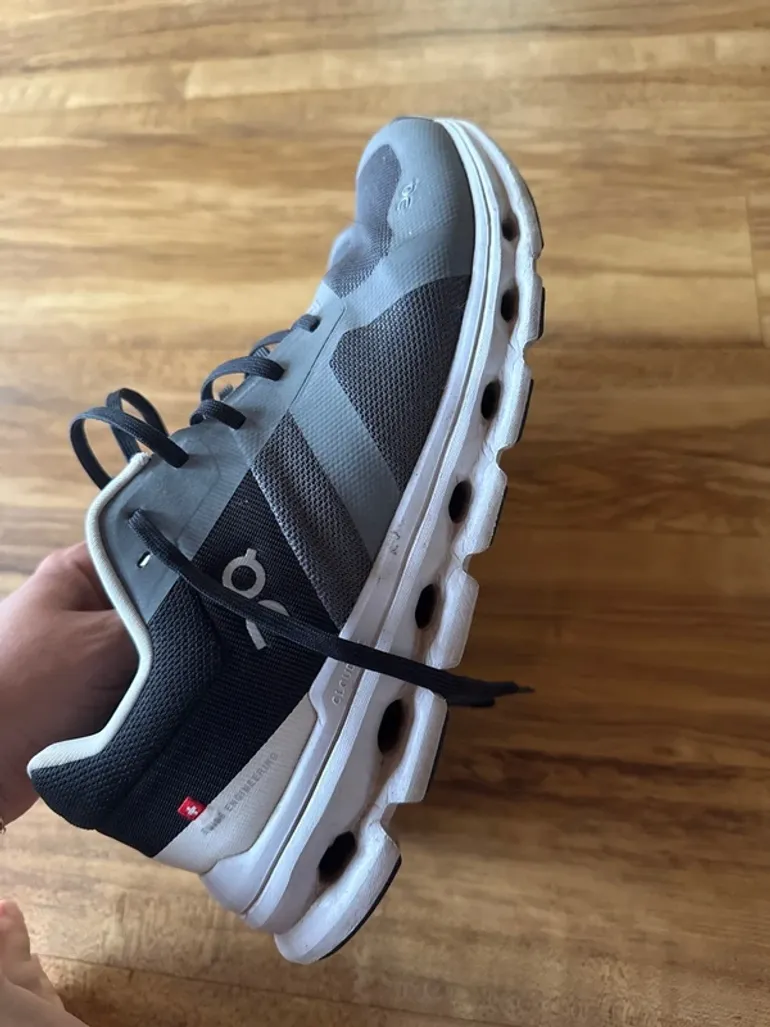 Tweedehands On Running Cloudrunner bike — afbeelding 4 van 5