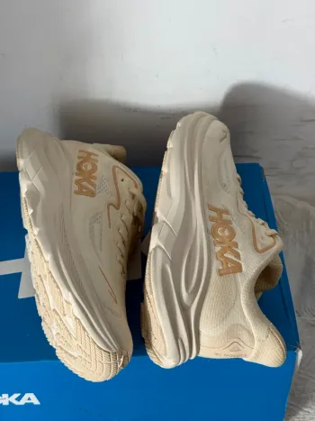 Used Hoka Clifton 10 bike — image 3 of 6