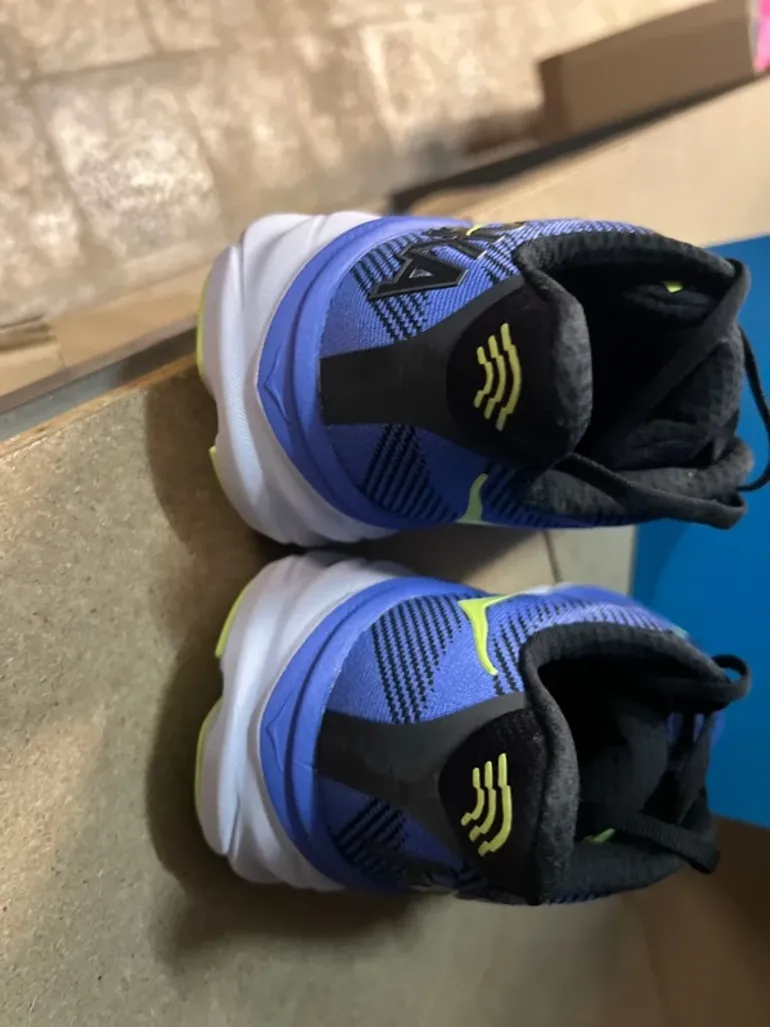 Used Hoka Clifton 9 bike — image 2 of 7
