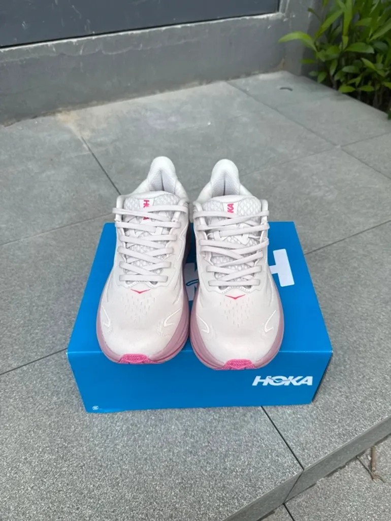Hoka Women's Running Shoes bike d'occasion — image 2 sur 5