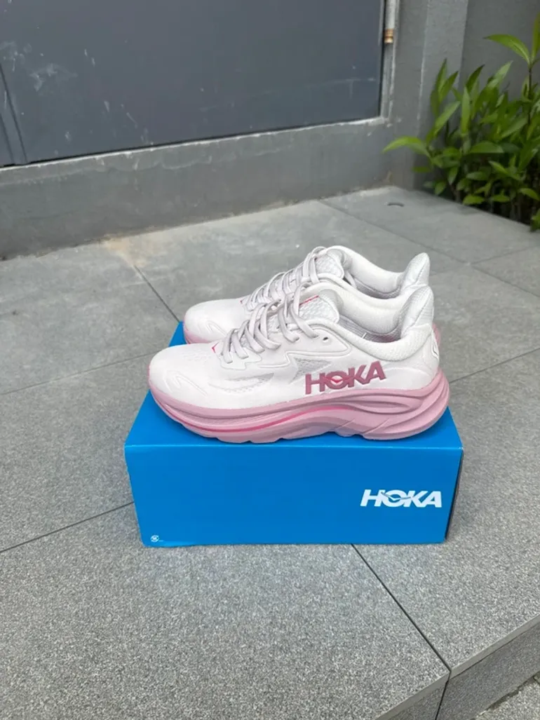 Hoka Women's Running Shoes bike d'occasion — image 3 sur 5