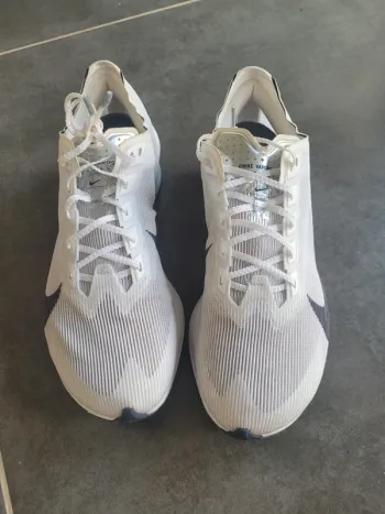 Used Hyper Zoomx Vaporfly 4 bike — image 3 of 7
