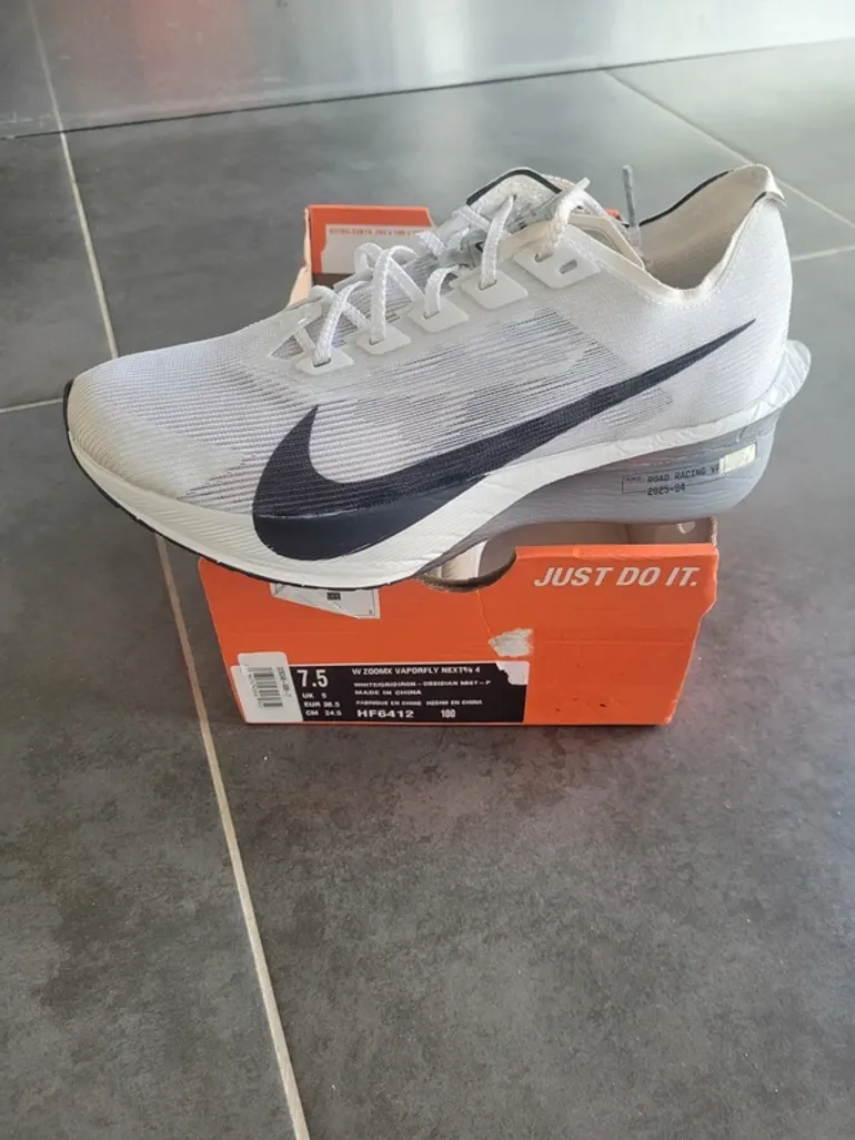 Used Hyper Zoomx Vaporfly 4 bike — image 1 of 7