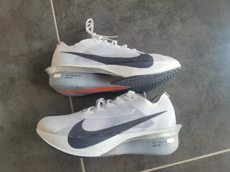 Used Hyper Zoomx Vaporfly 4 bike — image 2 of 7