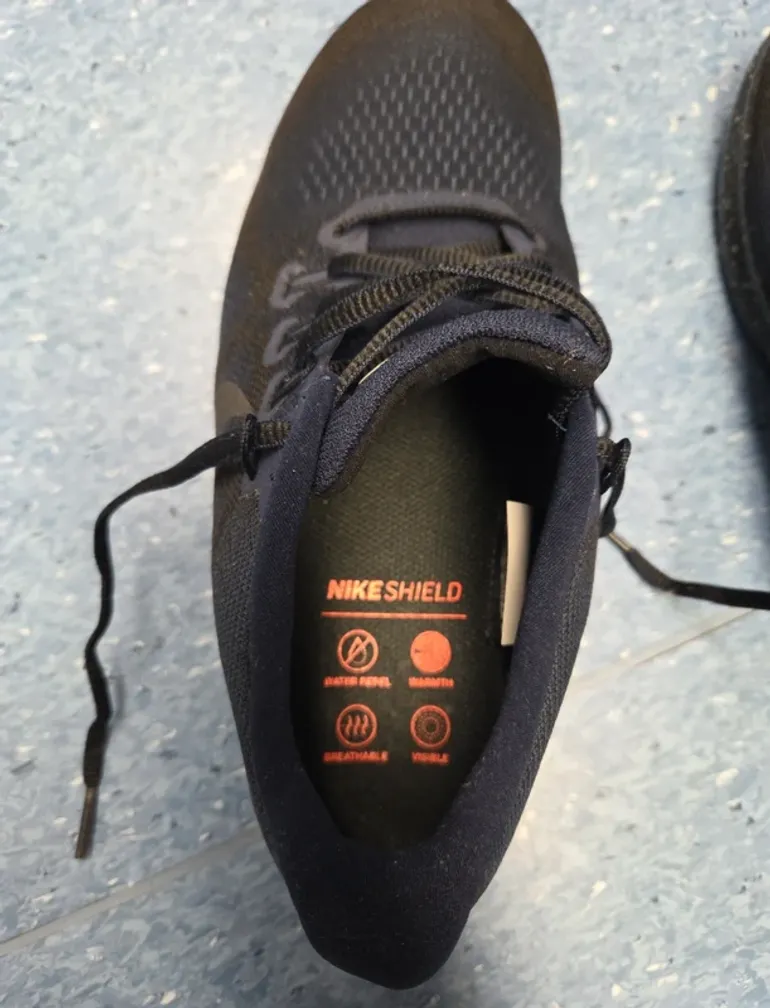 Nike Shield Free RN bike d'occasion — image 2 sur 4
