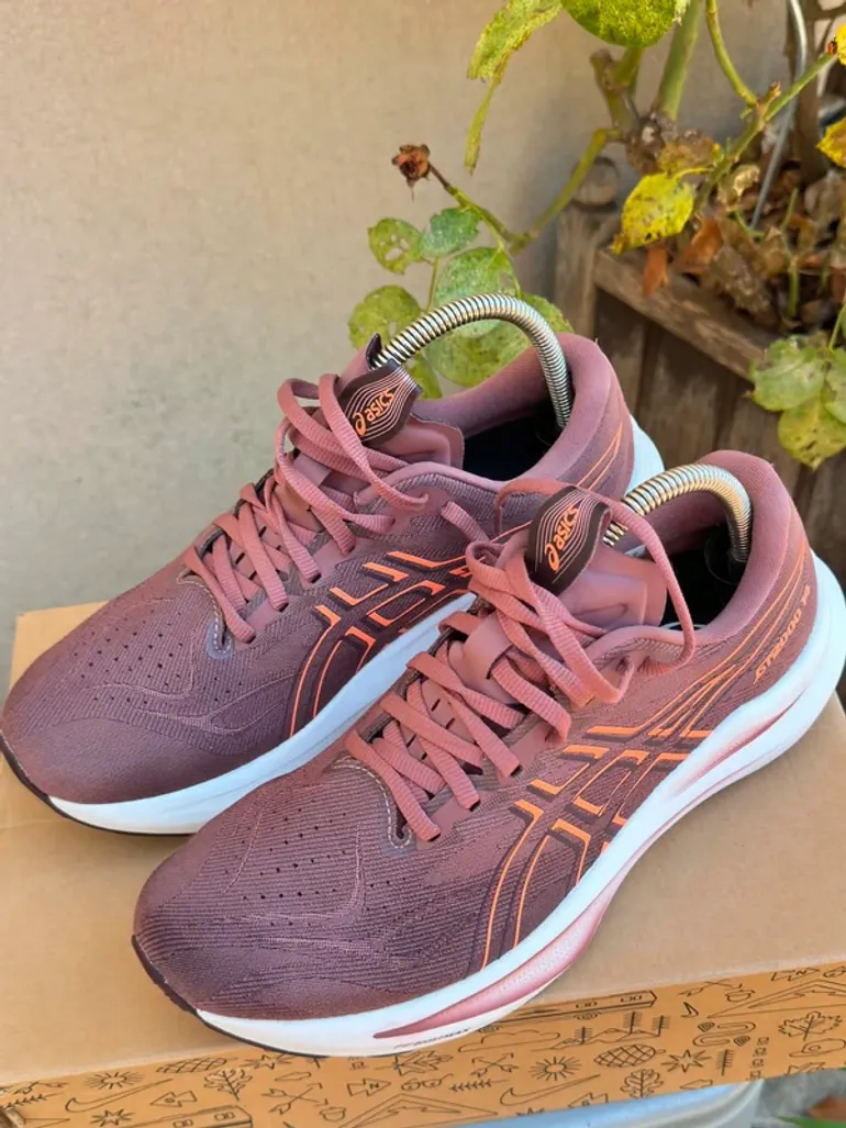 Used Asics GT-2000 14 bike — image 3 of 10
