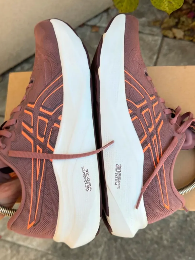Used Asics GT-2000 14 bike — image 4 of 10