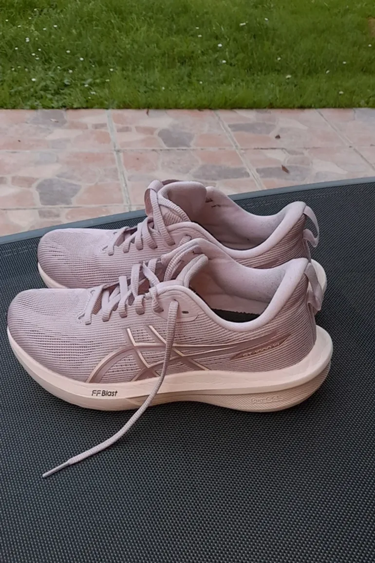 Used Asics GT-1000 14 bike — image 1 of 2