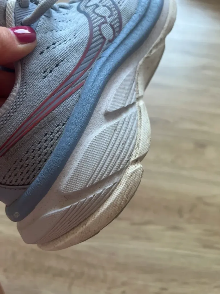 Used Saucony Hurricane 25 bike — image 4 of 9