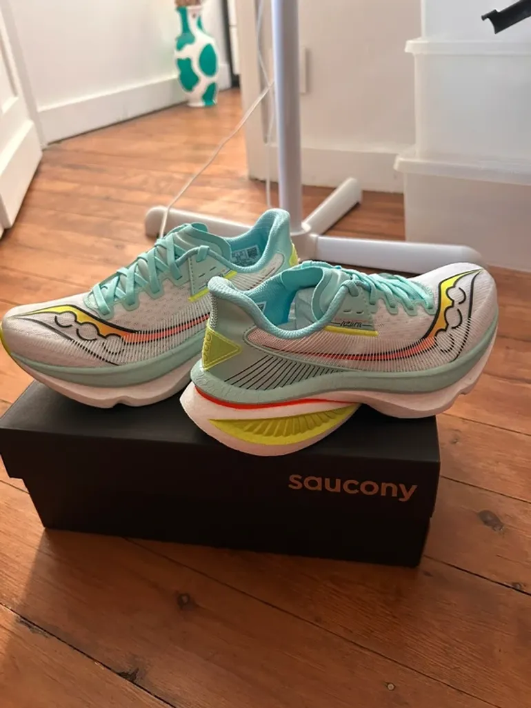 Used Saucony Endorphin Azuria bike — image 1 of 6