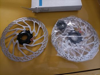 Używany Shimano Center Lock 203mm bike — zdjęcie 2 z 2