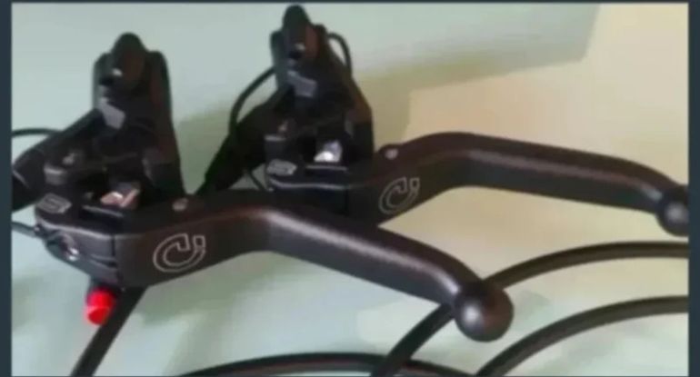 Używany Magura MT5 4-piston Brake Set bike — zdjęcie 6 z 10