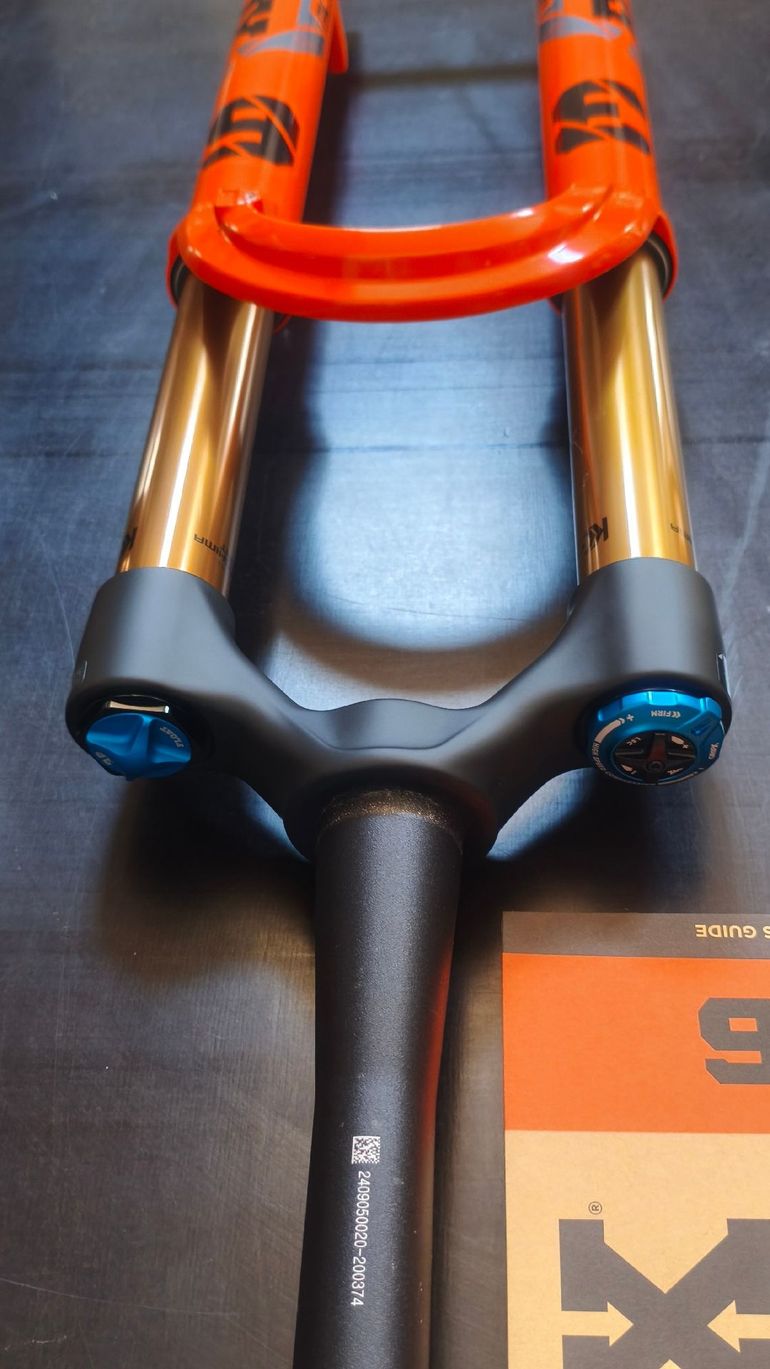 Used Fox 36 GRIP X Factory 29 160mm bike — image 4 of 14