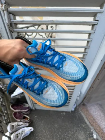 Hoka scarpe da corsa bike d'occasion — image 7 sur 13