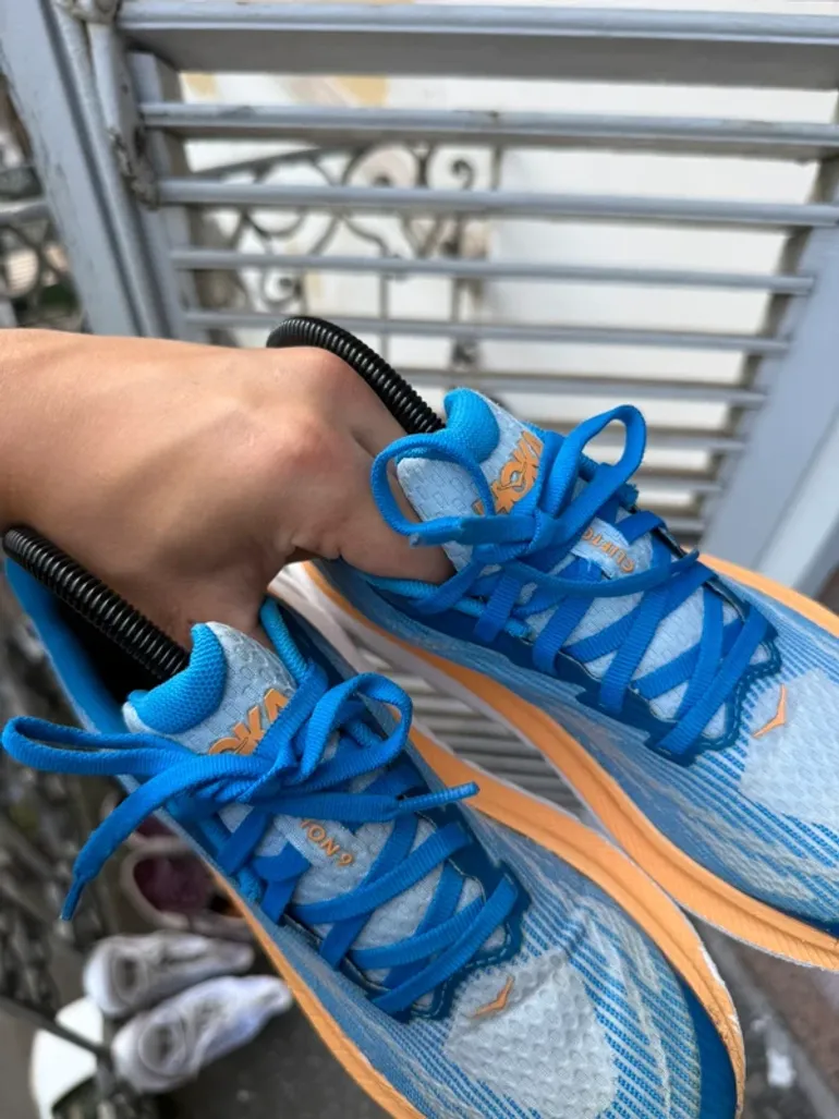 Hoka scarpe da corsa bike d'occasion — image 13 sur 13