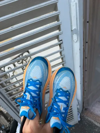 Hoka scarpe da corsa bike d'occasion — image 4 sur 13