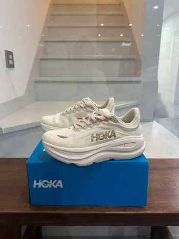 Hoka Bondi 9 bike d'occasion — image 2 sur 9