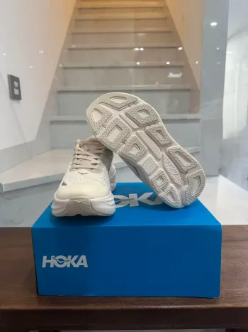Hoka Bondi 9 bike d'occasion — image 4 sur 9