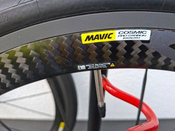 Mavic Carbon Laufräder Cosmic WTS 2020 bike d'occasion — image 2 sur 5