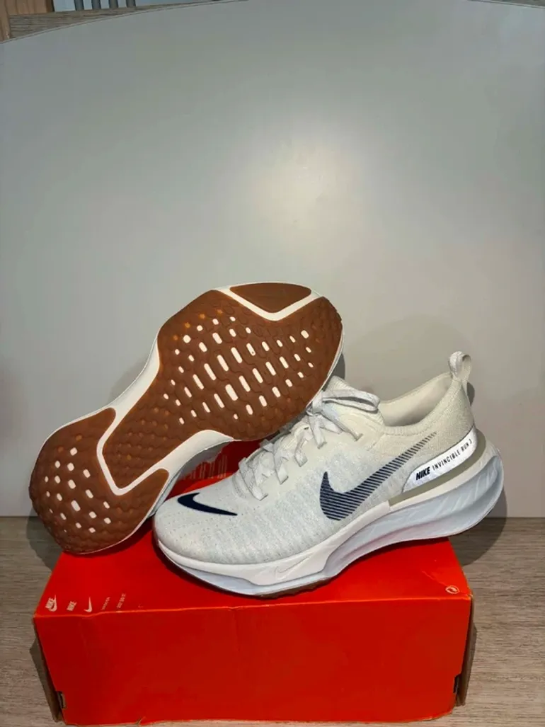 100% ZoomX Invincible Run bike d'occasion — image 3 sur 9