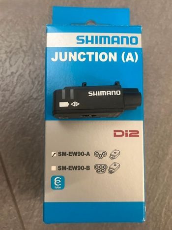 Used Shimano Boîtier de Connexion Di2 SMEW90A Neuf bike — image 2 of 2