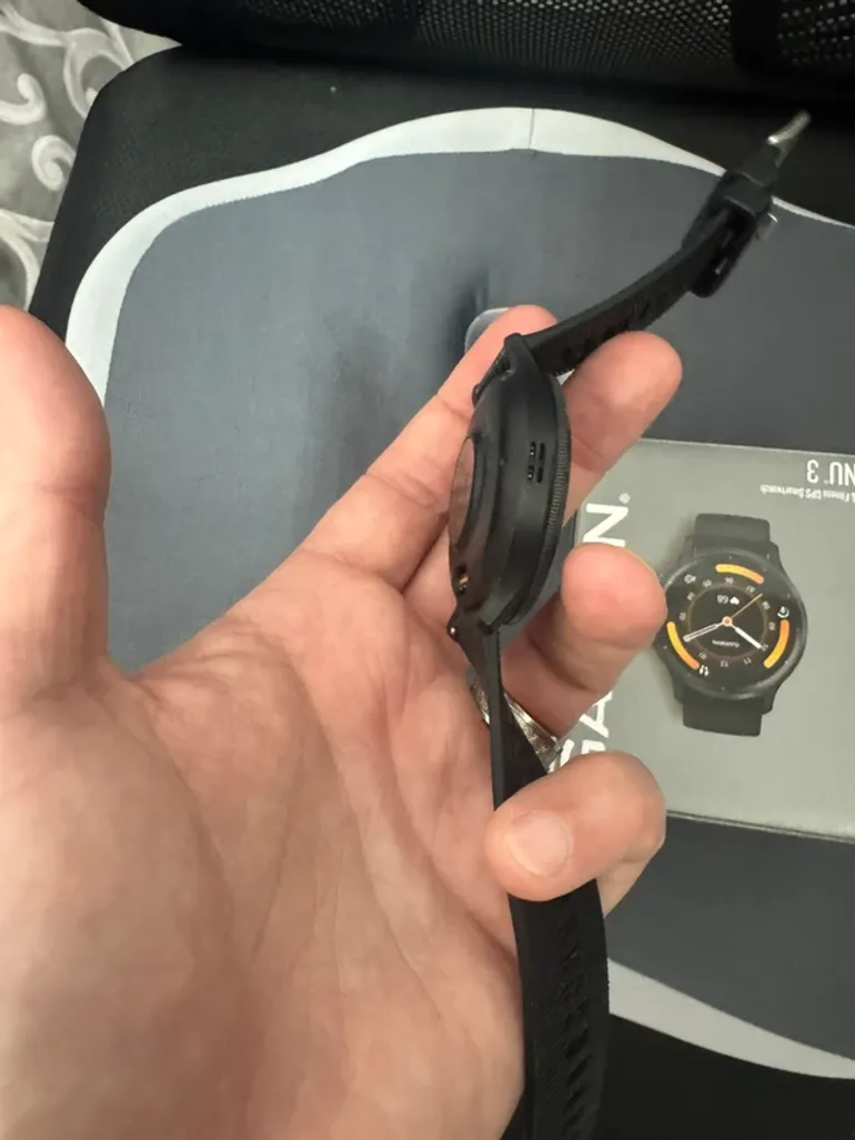 Used Garmin Venu 3 bike — image 3 of 6