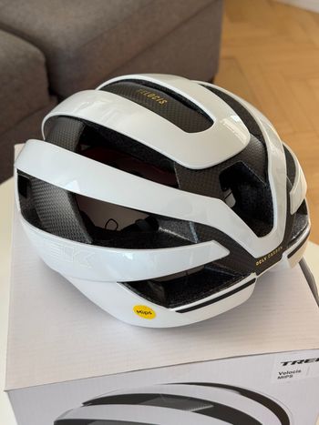 Używany Trek Road Helmet Velocis Mips 2026 bike — zdjęcie 14 z 17