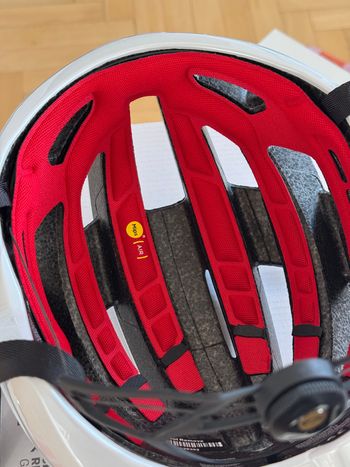 Używany Trek Road Helmet Velocis Mips 2026 bike — zdjęcie 11 z 17