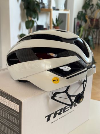 Używany Trek Road Helmet Velocis Mips 2026 bike — zdjęcie 7 z 17