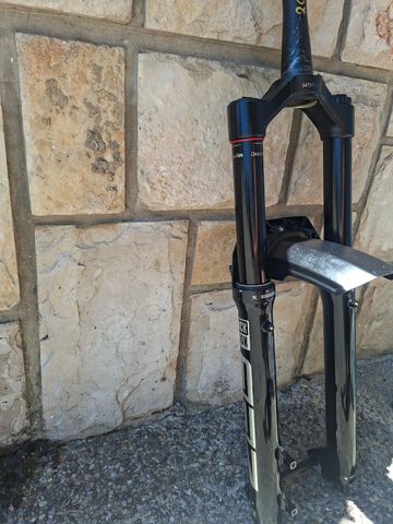 Brugt RockShox Zeb Ultimate Fork 2024 bike — billede 7 af 13
