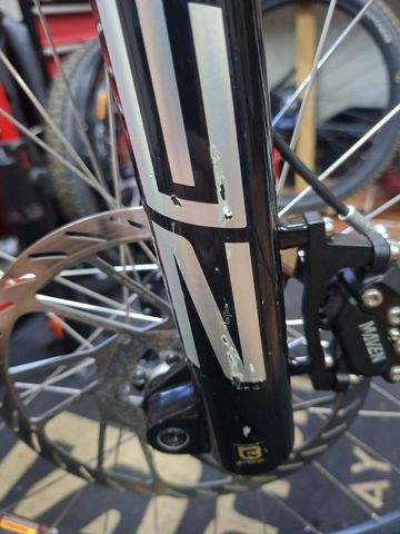 Brugt RockShox Zeb Ultimate Fork 2024 bike — billede 12 af 13