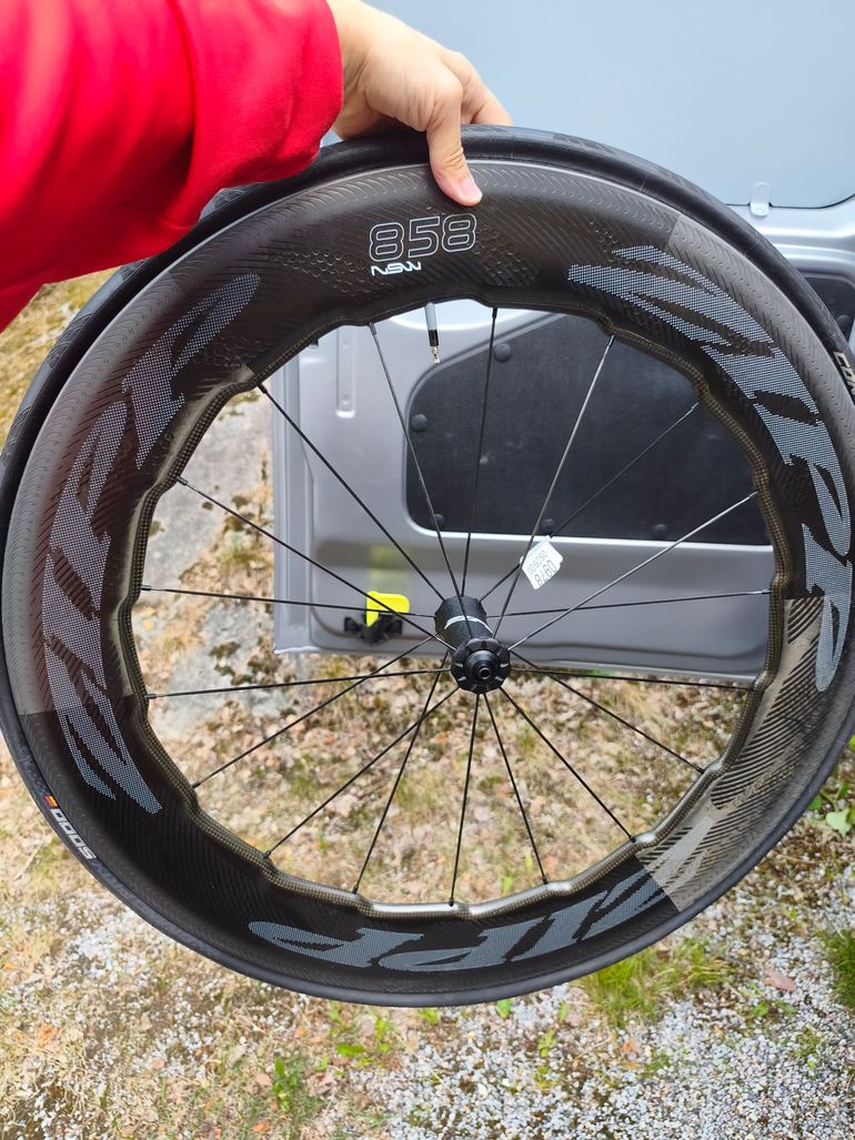 Gebrauchtes Zipp New 858 NSW Carbon Clincher Front wheel onlyy bike — Bild 1 von 7