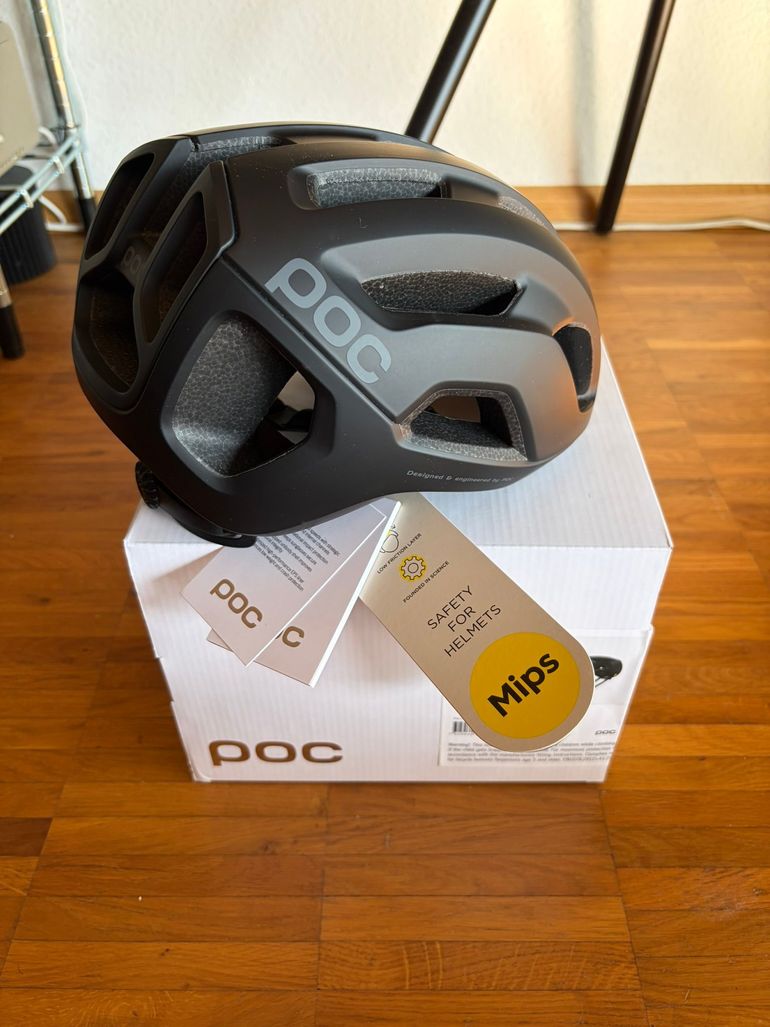 Używany POC Ventral Air MIPS Helmet Uranium Black Matt bike — zdjęcie 5 z 6