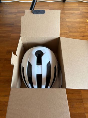 Gebrauchtes ABUS WingBack Rennrad Helm Shiny White bike — Bild 7 von 7