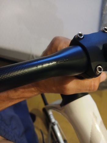 Used Roval Rapide Handlebar + S Works Stem 2026 bike — image 4 of 8